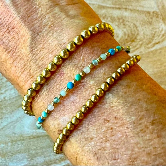 Balance bracelet - 2mm 14k gold filled and semi precious stone beads - Picture 2 of 13